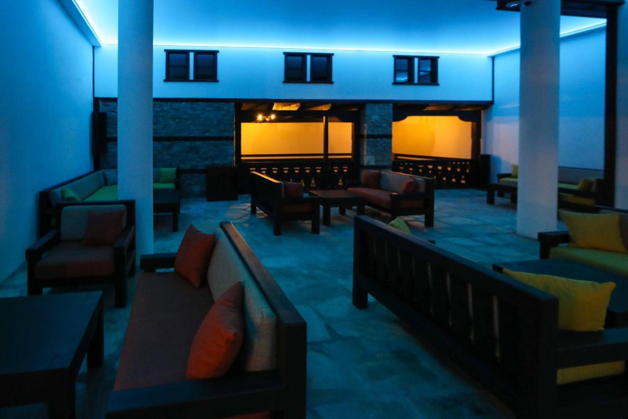 Hotel Leshten Esterno foto