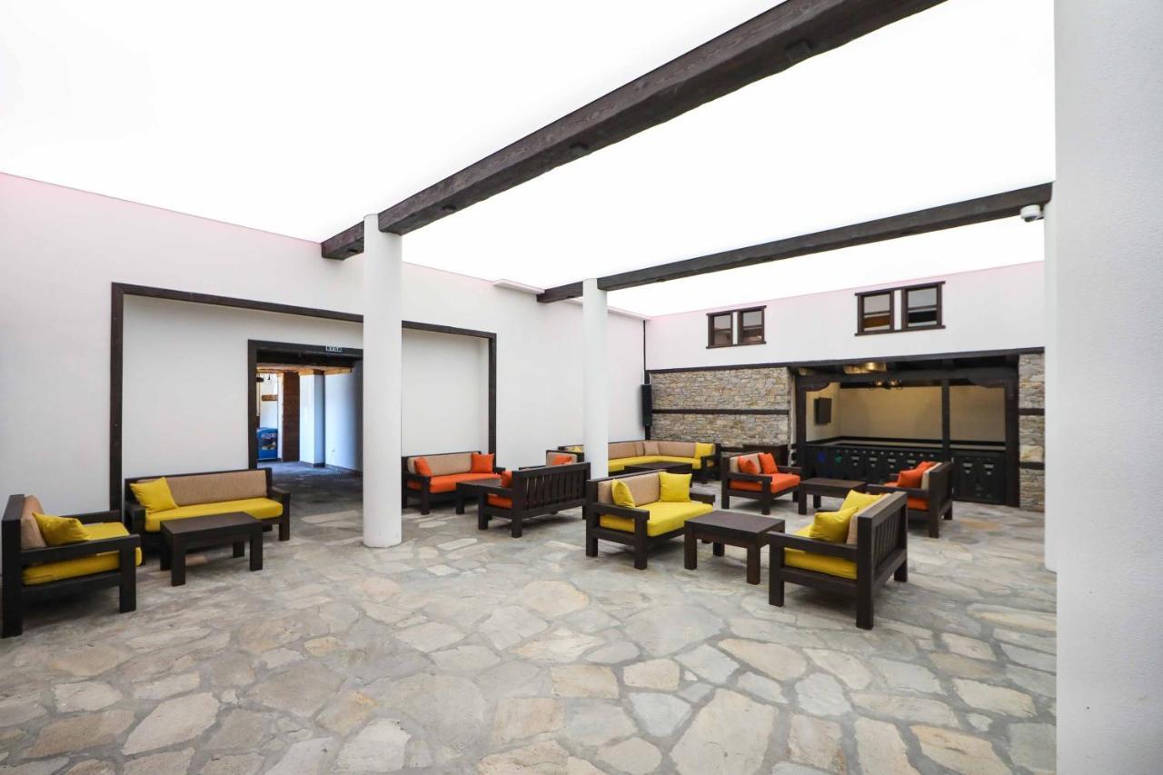 Hotel Leshten Esterno foto