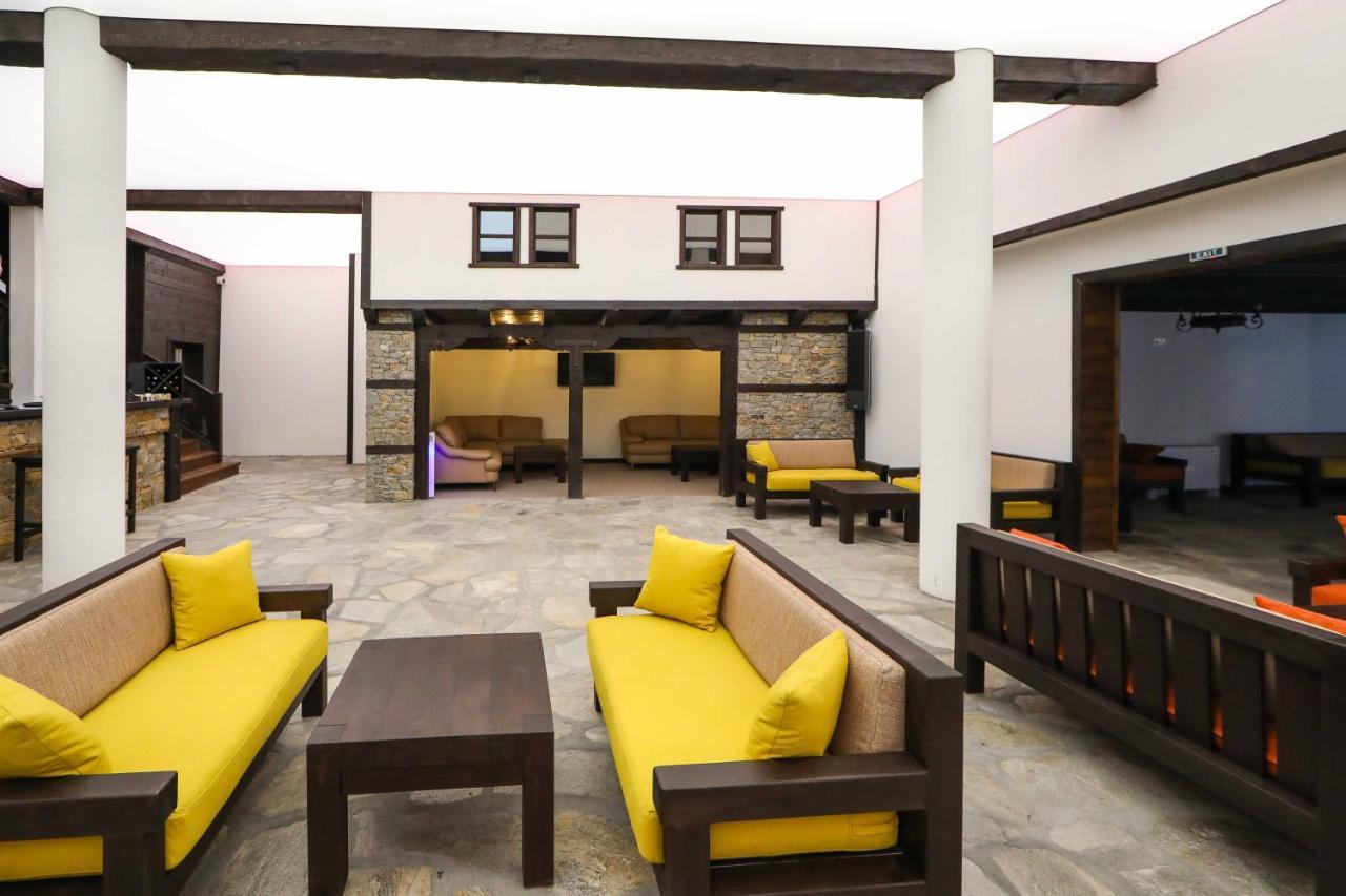Hotel Leshten Esterno foto